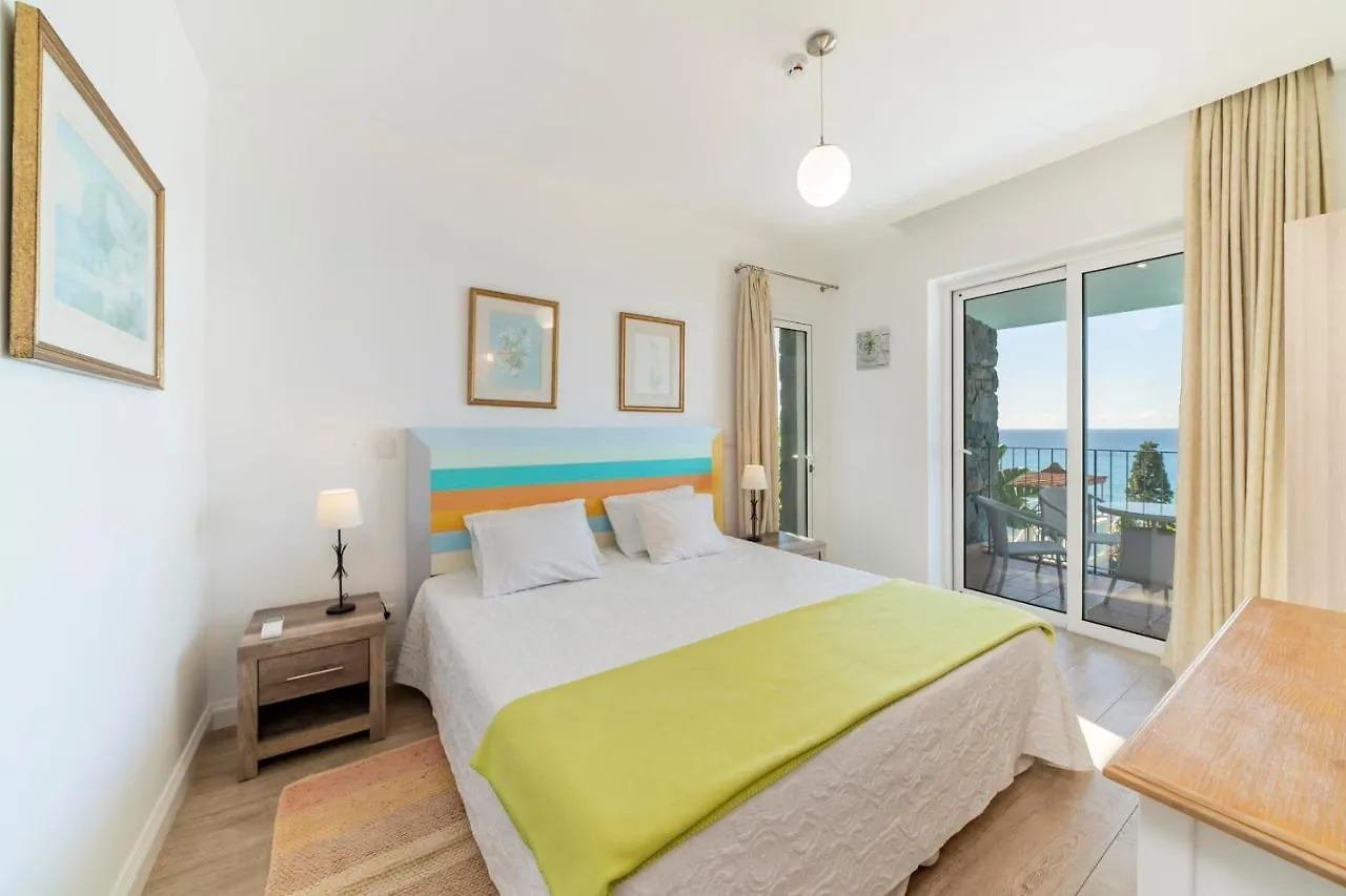 Beautiful Calheta Villa Villa Do Mar III 3 Bedrooms Infinity Pool Stunning Views Arco da Calheta  0*, Arco da Calheta (Madeira)